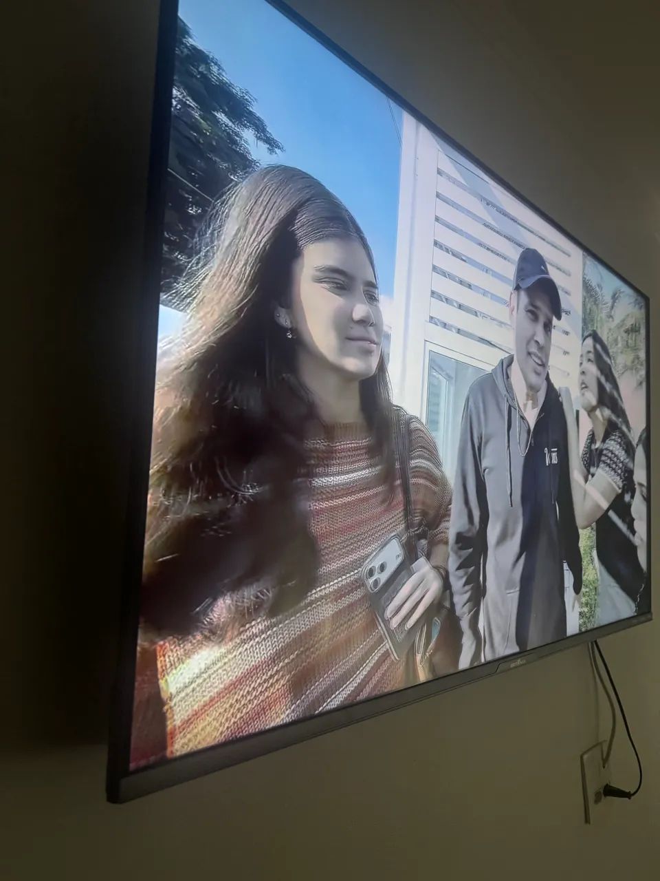 Vendo TV Britânia 50 polegadas 4 meses de uso  - Foto 2