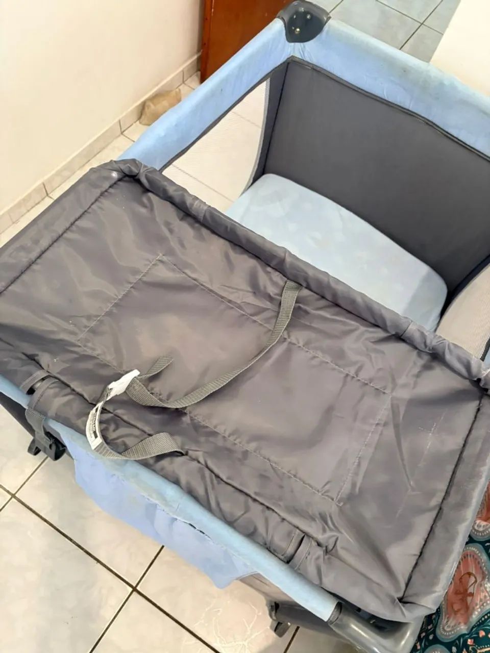 BERÇO PORTÁTIL EM ESTADO DE NOVO COM COLCHÃO!!! - Foto 4