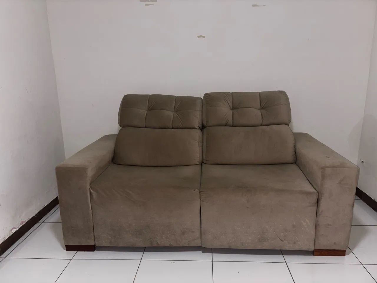 Sofá retrátil e reclinável 2 lugares  - Foto 4