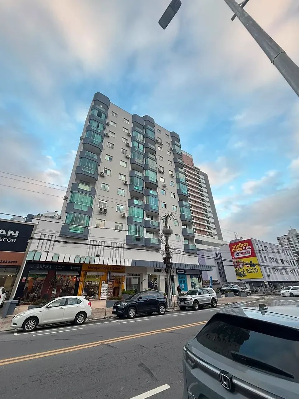 Apartamento Semi Mobiliado com 3 Quartos no Kobrasol - Foto 2