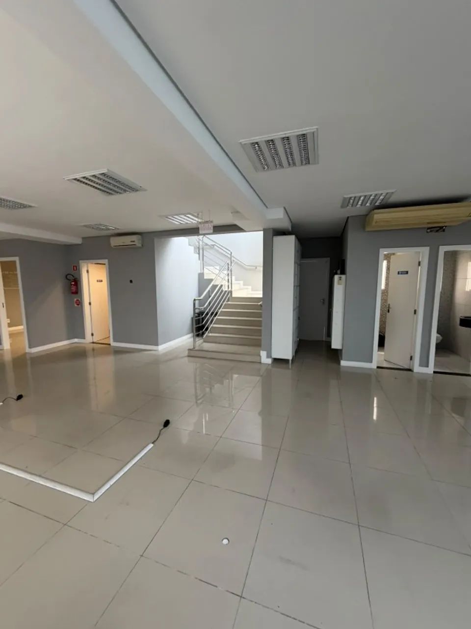 Casa Comercial no Kobrasol  300 metros2  - Foto 5