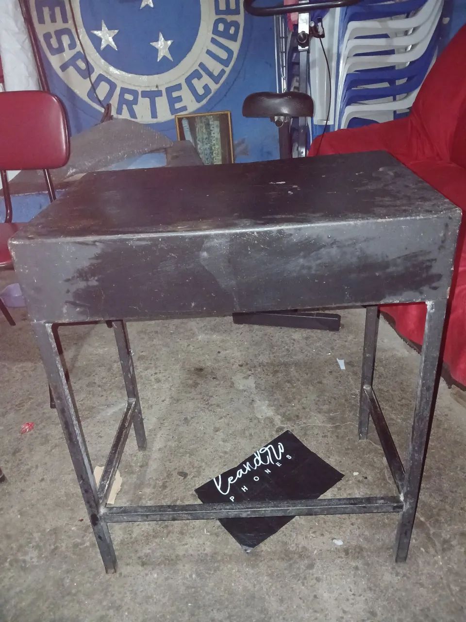 Mesa e cadeira escolar 