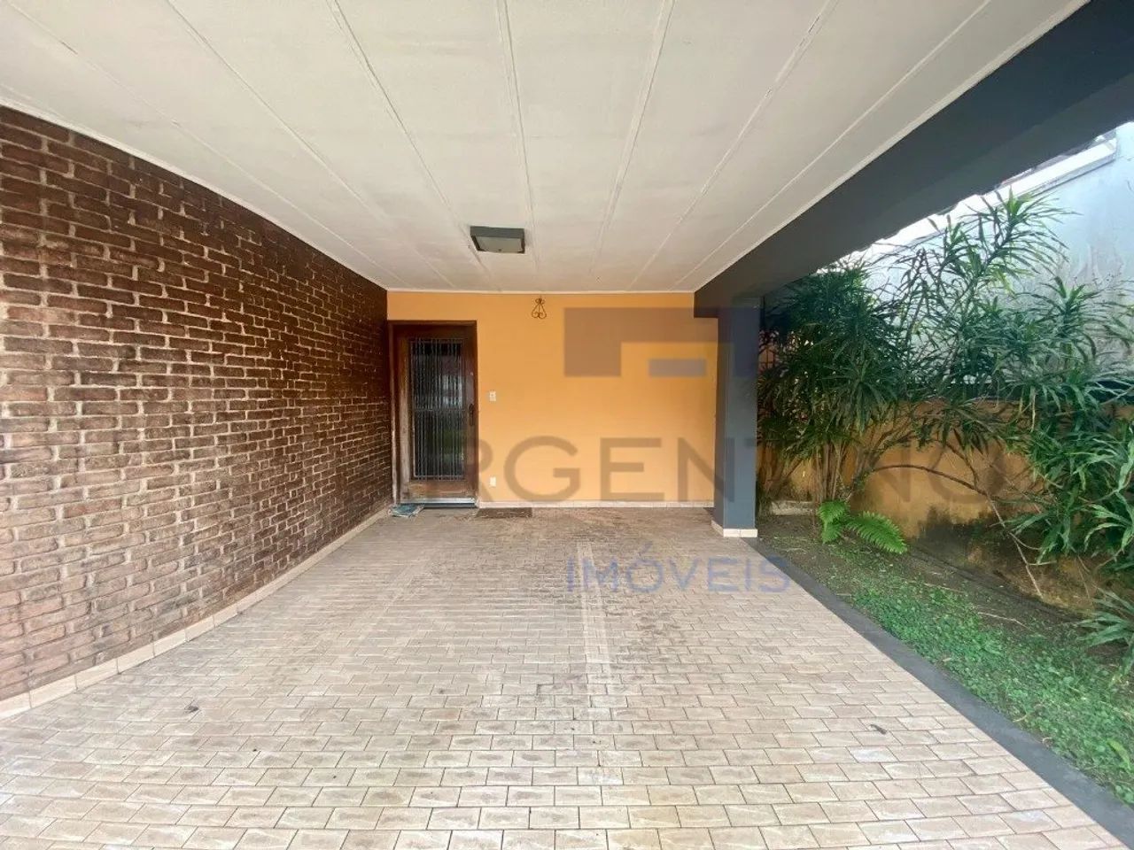 Casa Comercial na Cap. Manoel Rudge