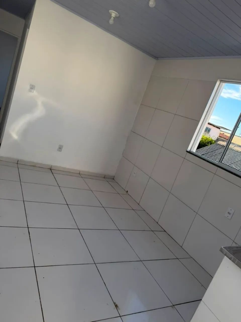 Alugo casa 