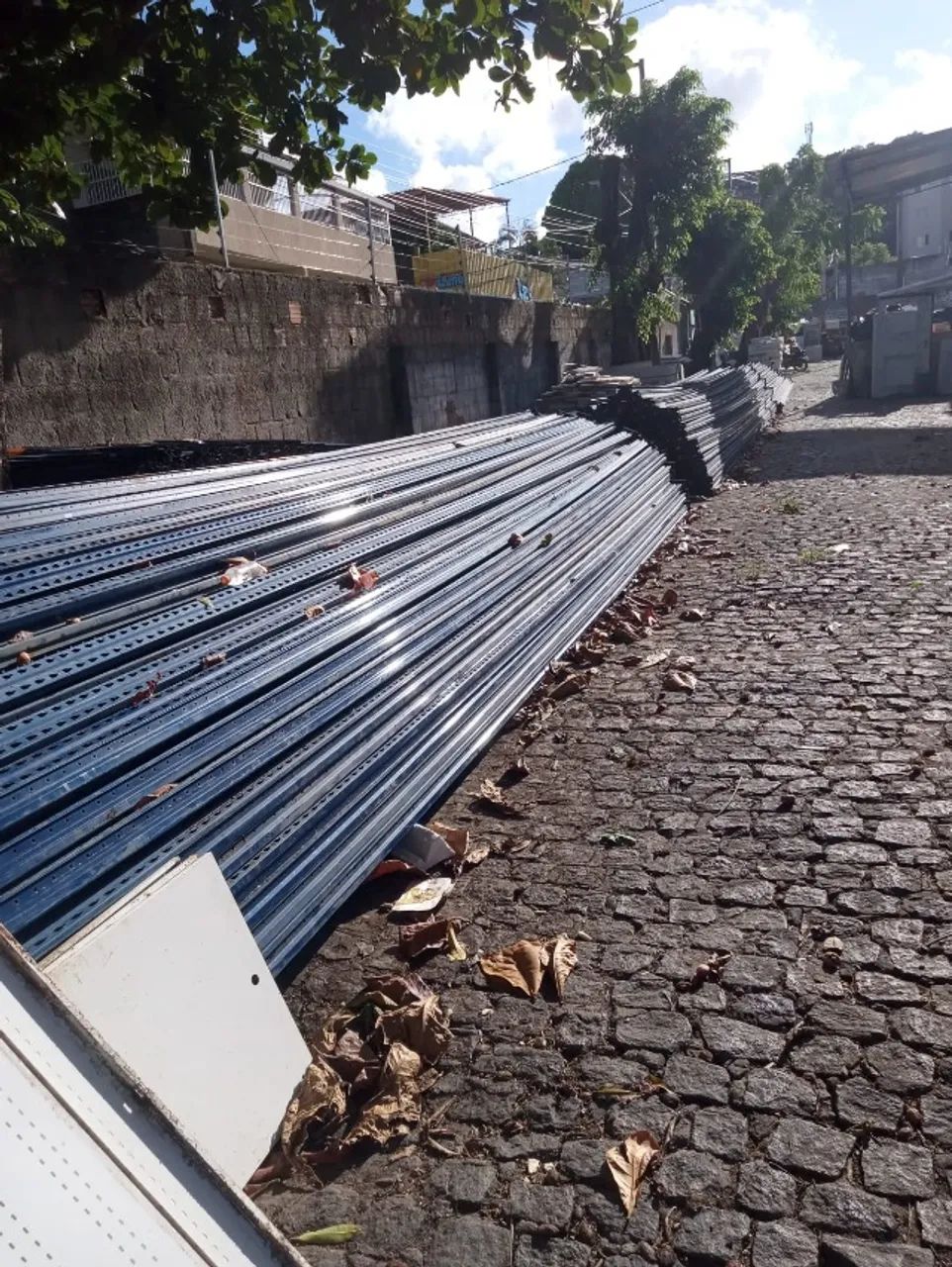 Porta paletes - (montantes com 10m de altura) - Foto 2