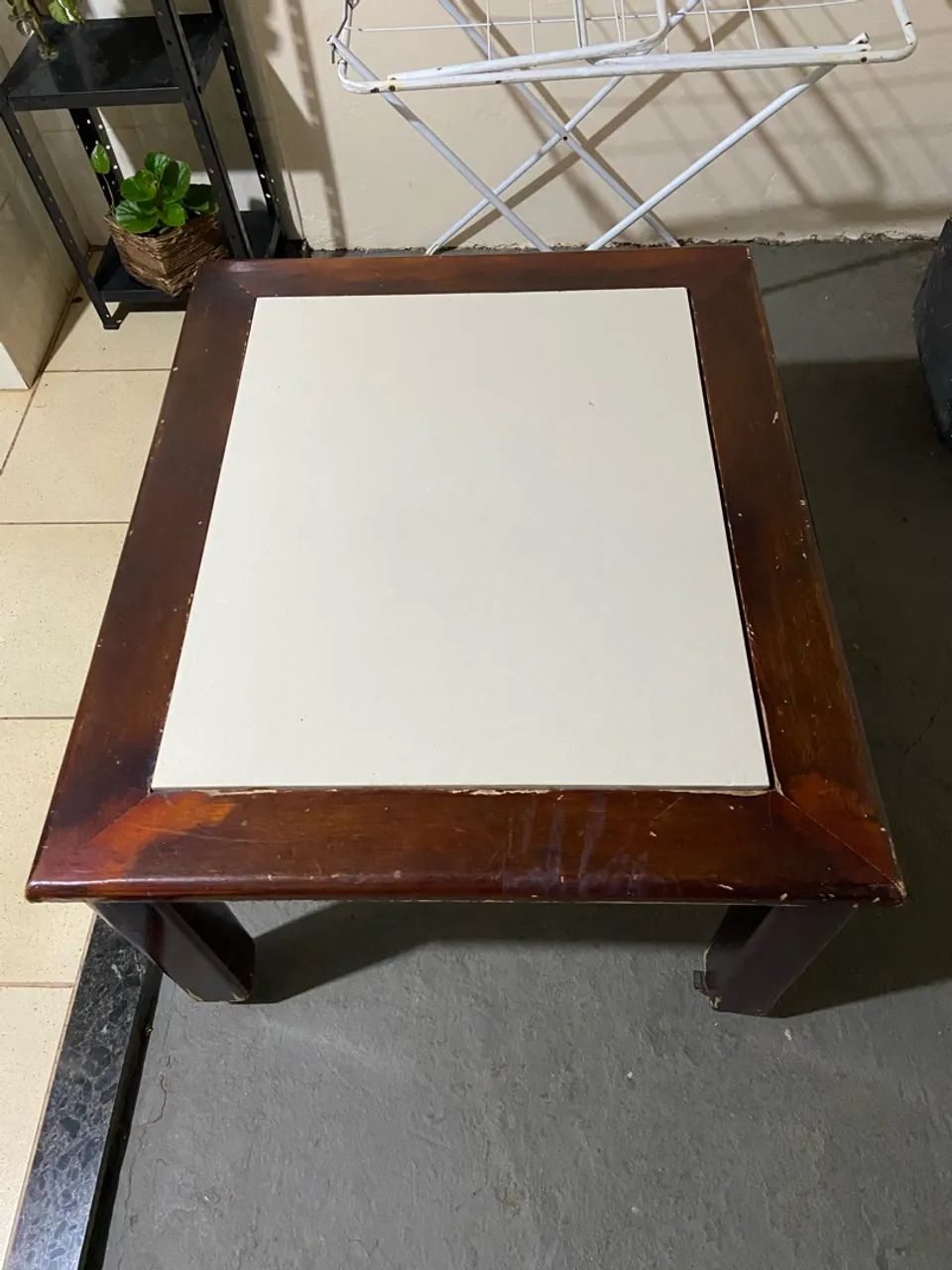 Mesa de Apoio de Madeira com Cerâmica - Foto 3