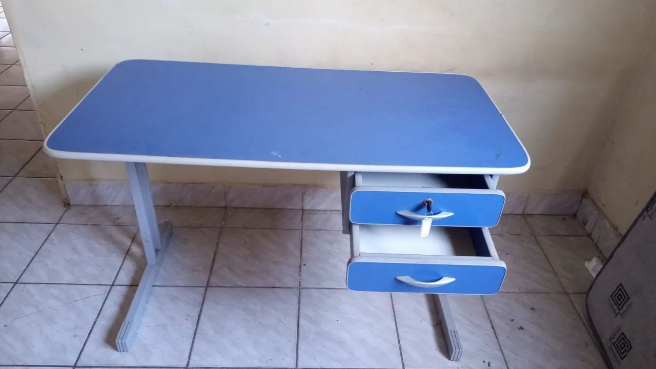 Mesa grande para escritório e estudos  - Foto 2