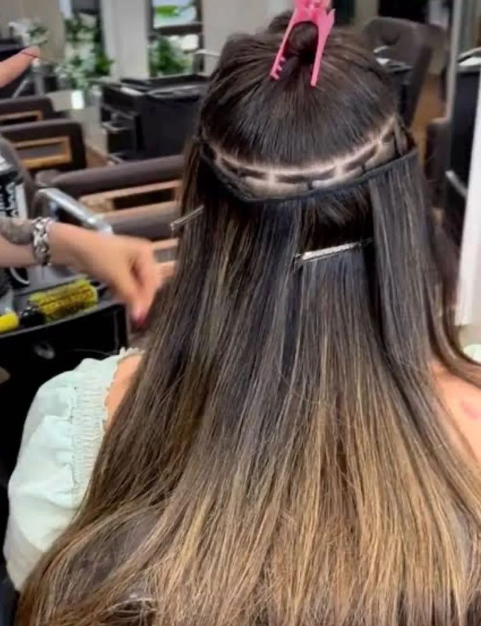 APLICAÇÃO DE MEGA HAIR  (100 REAIS) - Foto 5