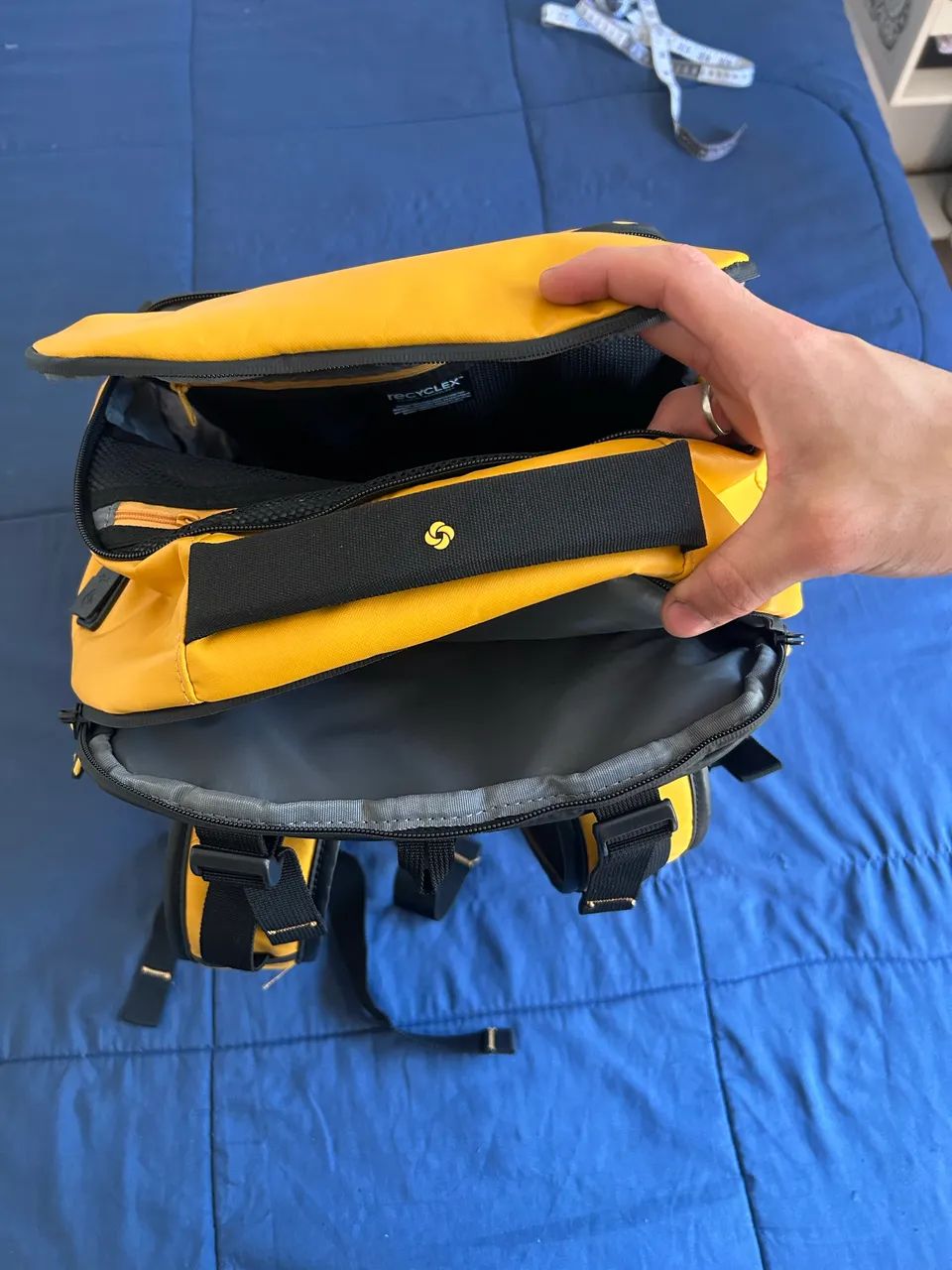 mochila samsonite premium amarela com suporte para carregador portátil - Foto 4