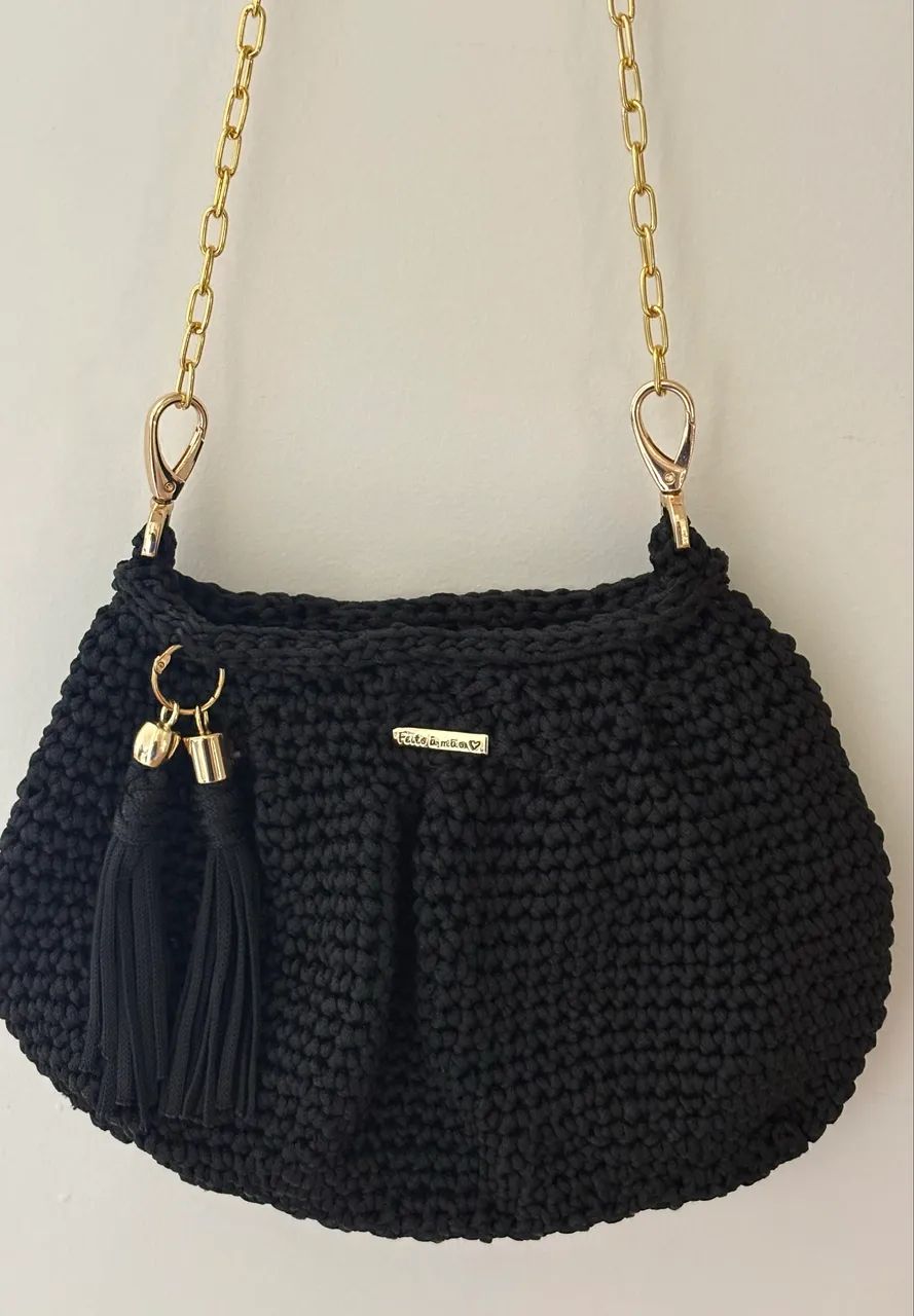 Bolsa preta em crochê 