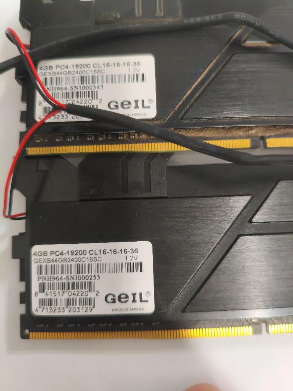 Memória 2x 4gb com LED