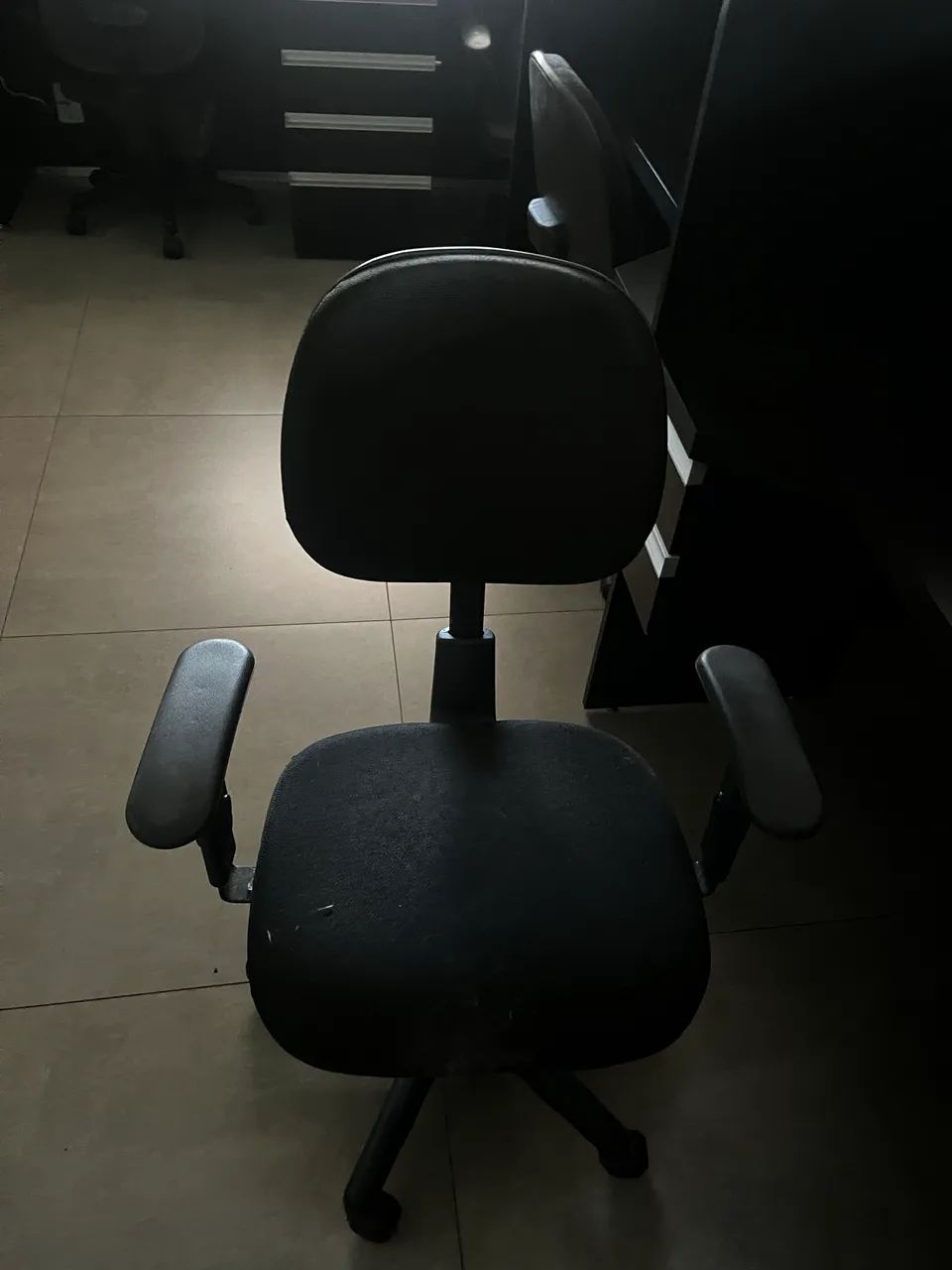 Vende-se lote de cadeiras de escritório  - Foto 2