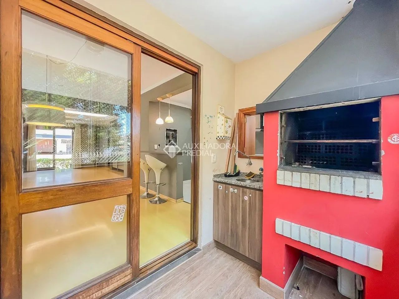 Casa com 3 quartos e 2 vagas de garagem no bairro Tristeza - Foto 9