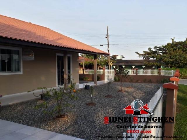 Linda casa na Praia, com laje e distante a poucos metros da água - Foto 17