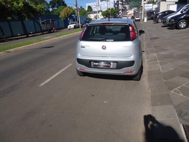 Fiat Punto 1.4 com apenas 37 mil km - Foto 5