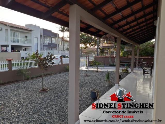 Linda casa na Praia, com laje e distante a poucos metros da água - Foto 15