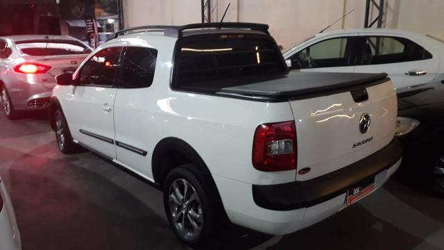 Vendo uma vw nova saveiro g6 cd trendline 68km completa 2014/2015 - Foto 2