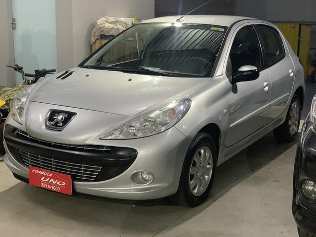 PEUGEOT 207 muito novo 1.4