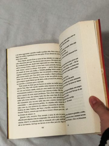 Livro A garota no trem - Foto 3
