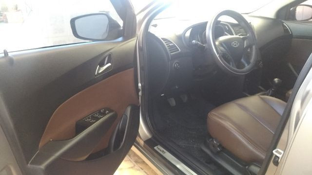 Vendo carro lindo Hb20 1.0 2016 - Foto 9