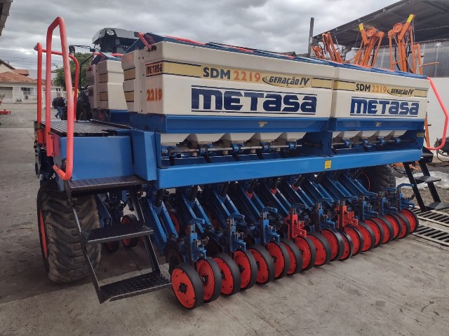 Semeadeira Metasa Modelo SDM-2219 19 linhas Pantográfica Fabricação 2005 - Foto 3