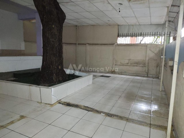 Laranjeiras | Casa 5 quartos, sendo 1 suite