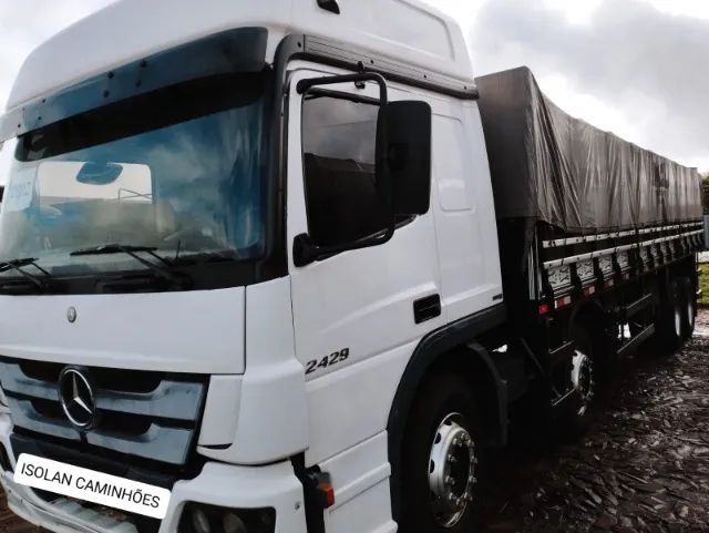 Caminhão Mercedes Atego 2429 Bi Truck com graneleira