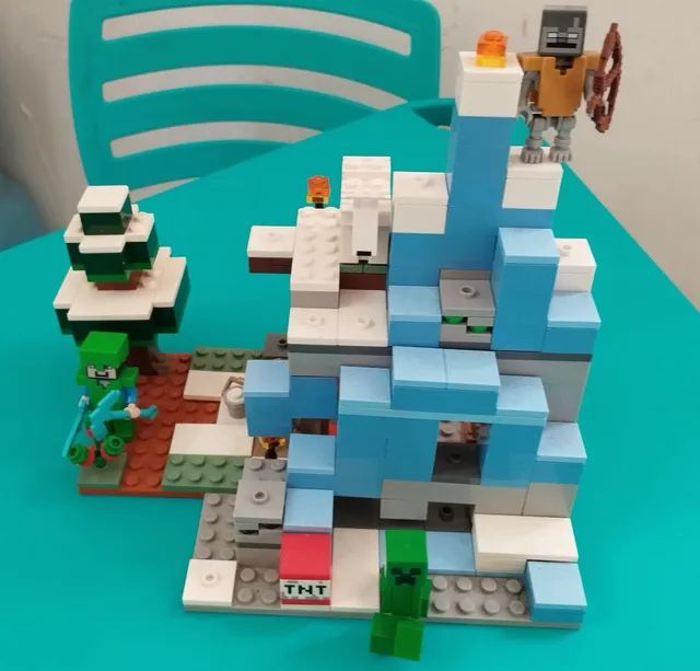 Lego Minecraft Os Picos Gelados