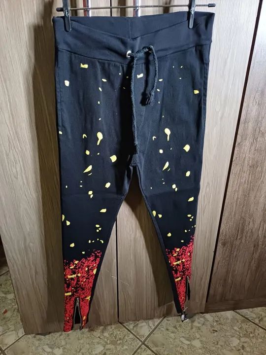 Calça Masculina Preta com Estampa