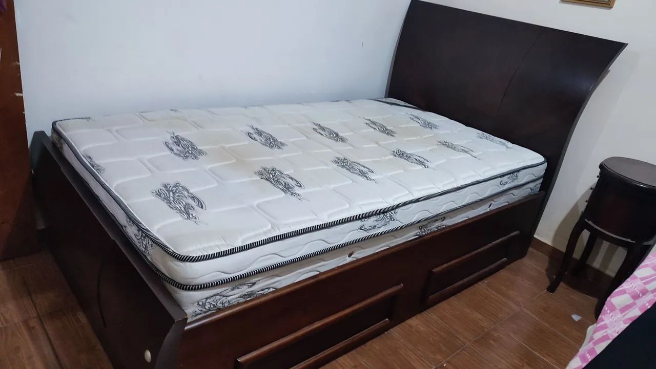 Cama viúva com colchão molas