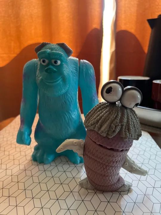 Bonecos Monstros SA - Sulley e o Randal - Brinquedos de Coleção - Foto 2