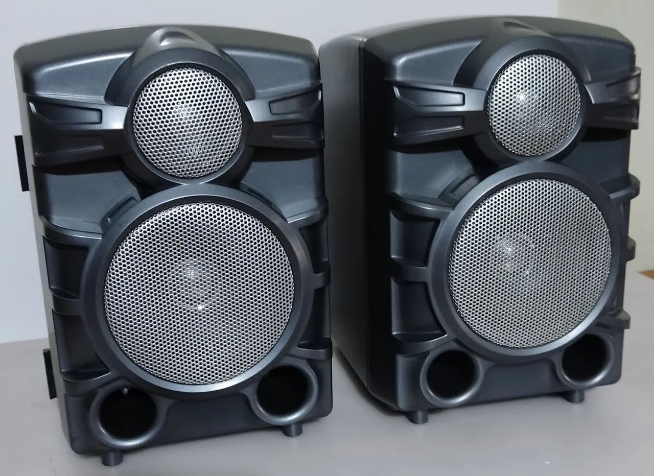 2 Aiwa speaker boxes