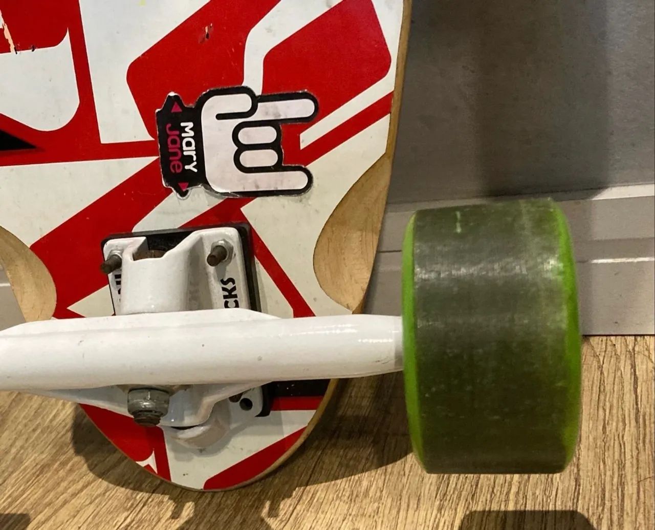 Skate LONGBOARD personalizado pouco usado - Foto 3