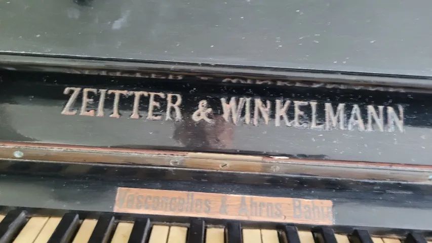 PIANO ZEITTER&WINKELMANN  