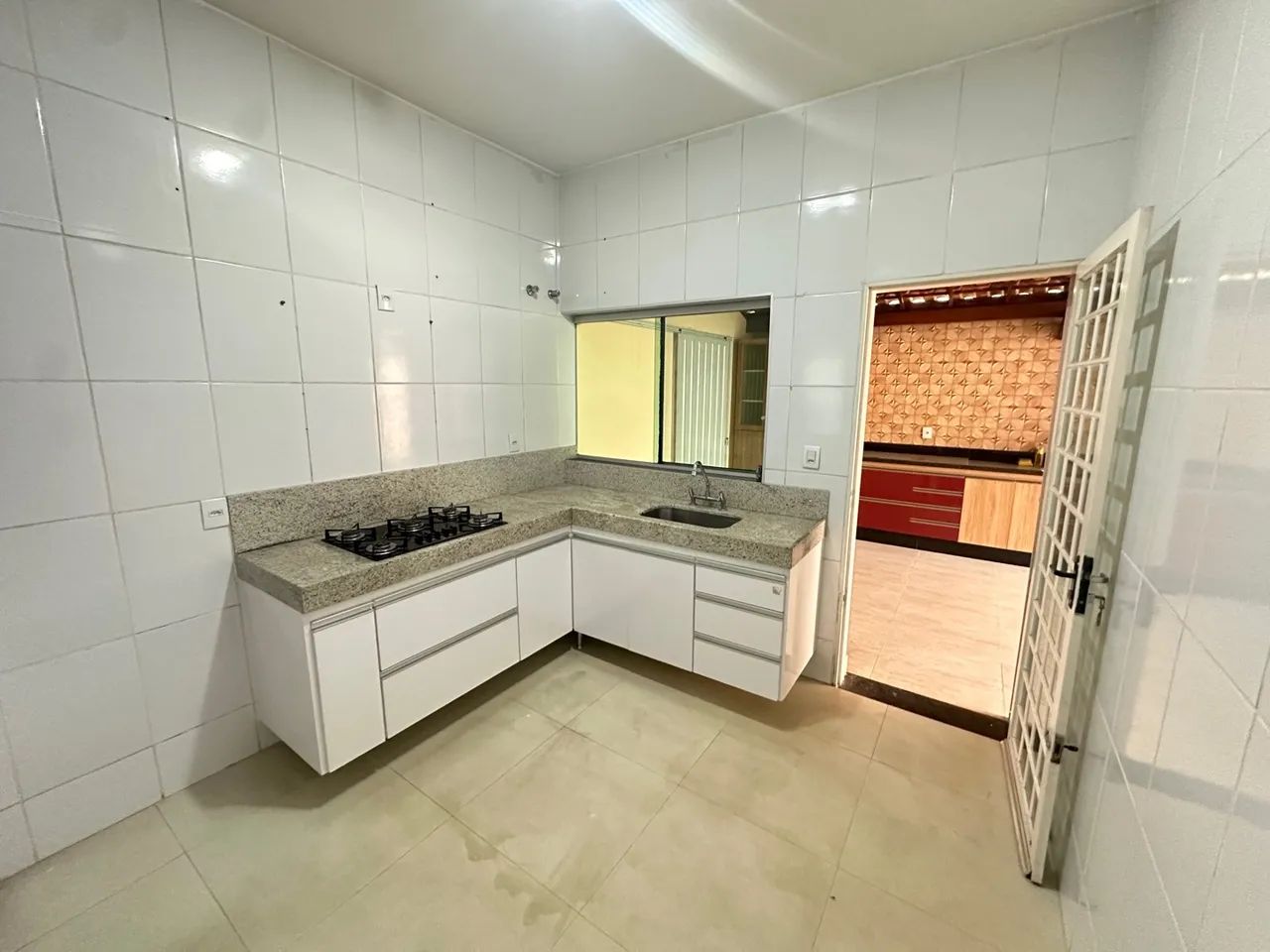 Vendo Ótima Casa com 4 quartos no Iporanga - Foto 4