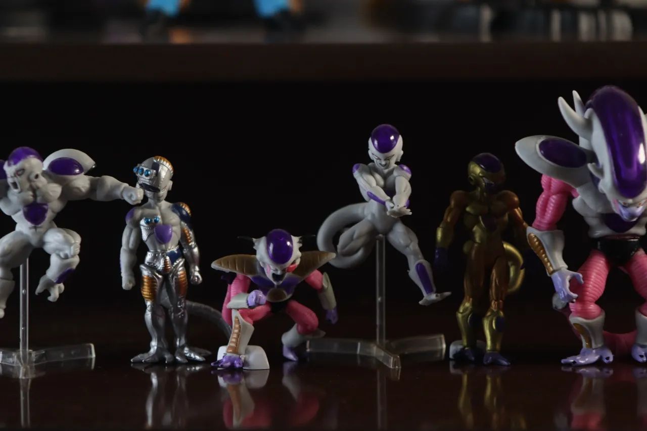 Coleção De action Figures do Freeza  - Foto 3