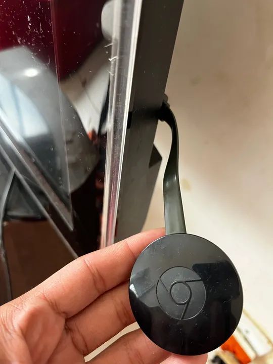 TV semi nova com aparelho pra deixar smart 