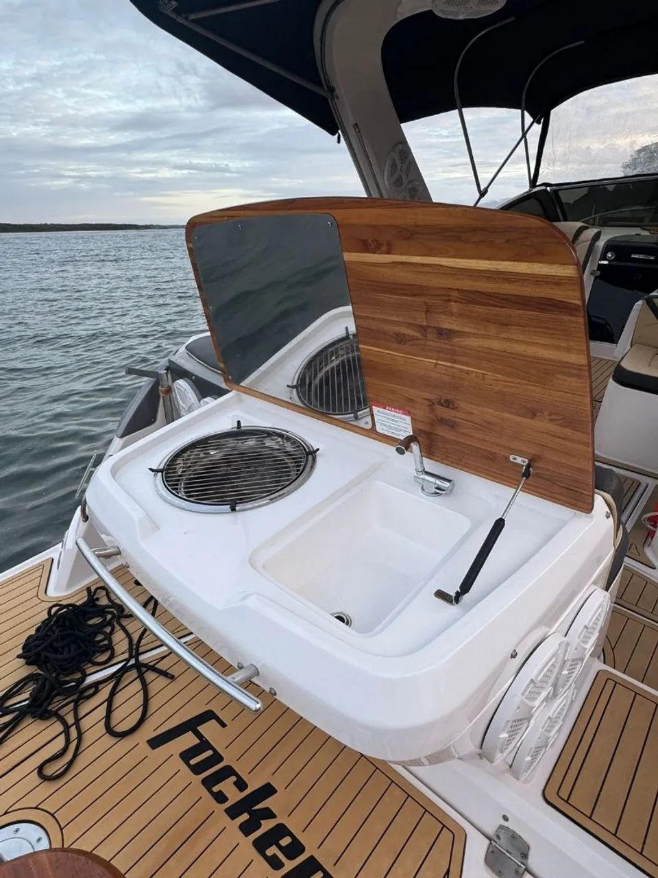 Focker 330 ano 2014 com 2 x Mercruiser QSD 220 Hp diesel - Não  Phantom Tiriton Nx - Foto 3
