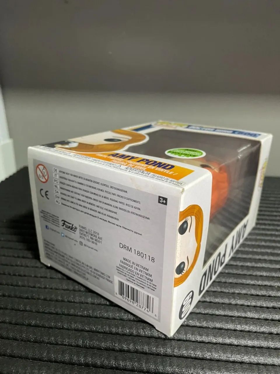 Funko Pop Amy Pond Exclusivo - brinde protetor acetato - Foto 4