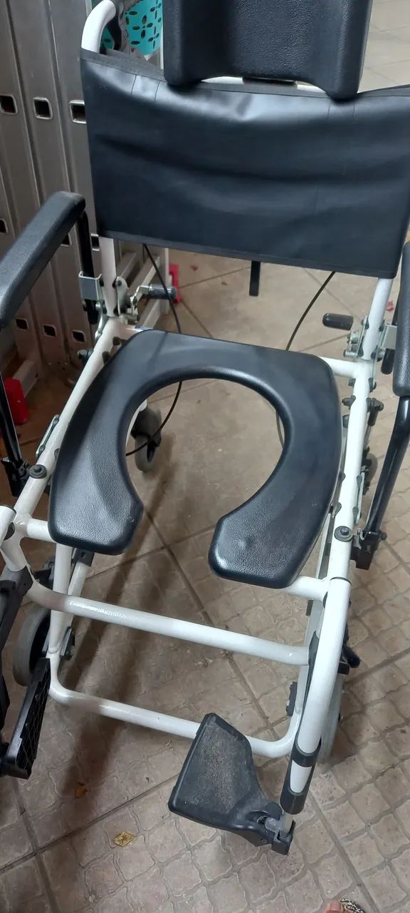 Cadeiras / banho e locomoção  - Foto 3