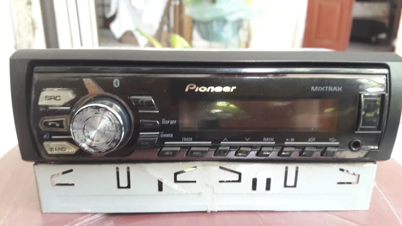 SOM PIONEER MVH 378UB