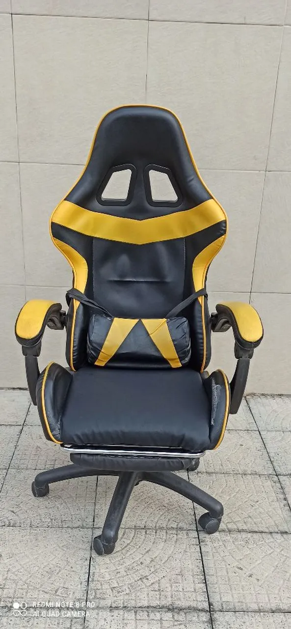 Cadeira Gamer Preta e Amarela