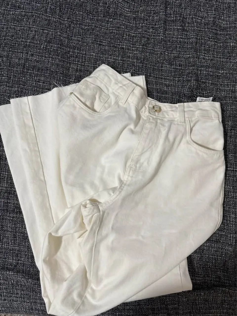 Calça off white nunca usada