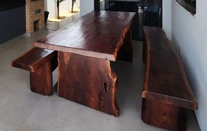 Conjunto Mesa de Jantar em Madeira Maciça