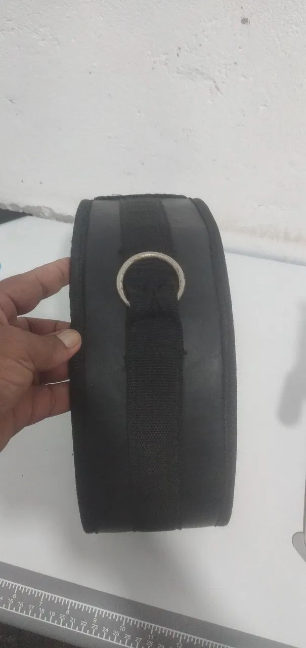 Cinturão  de musculação semi nova  - Foto 2