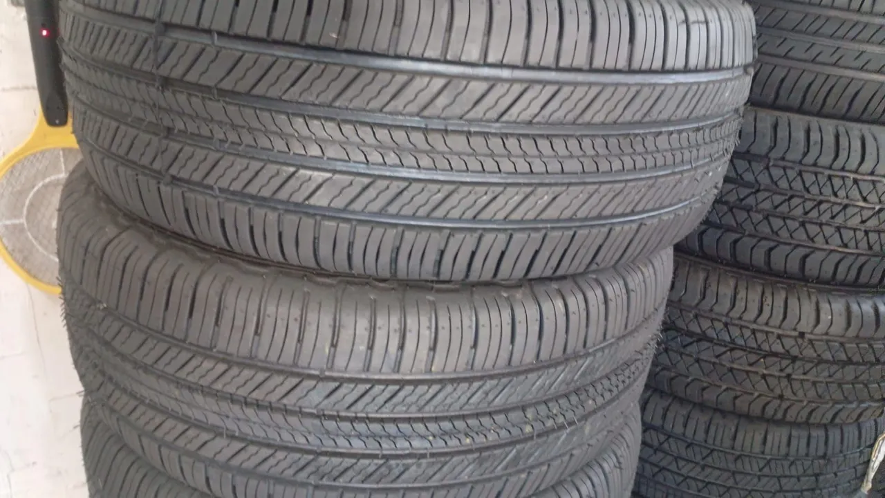 Pneus 235/60/16 remold