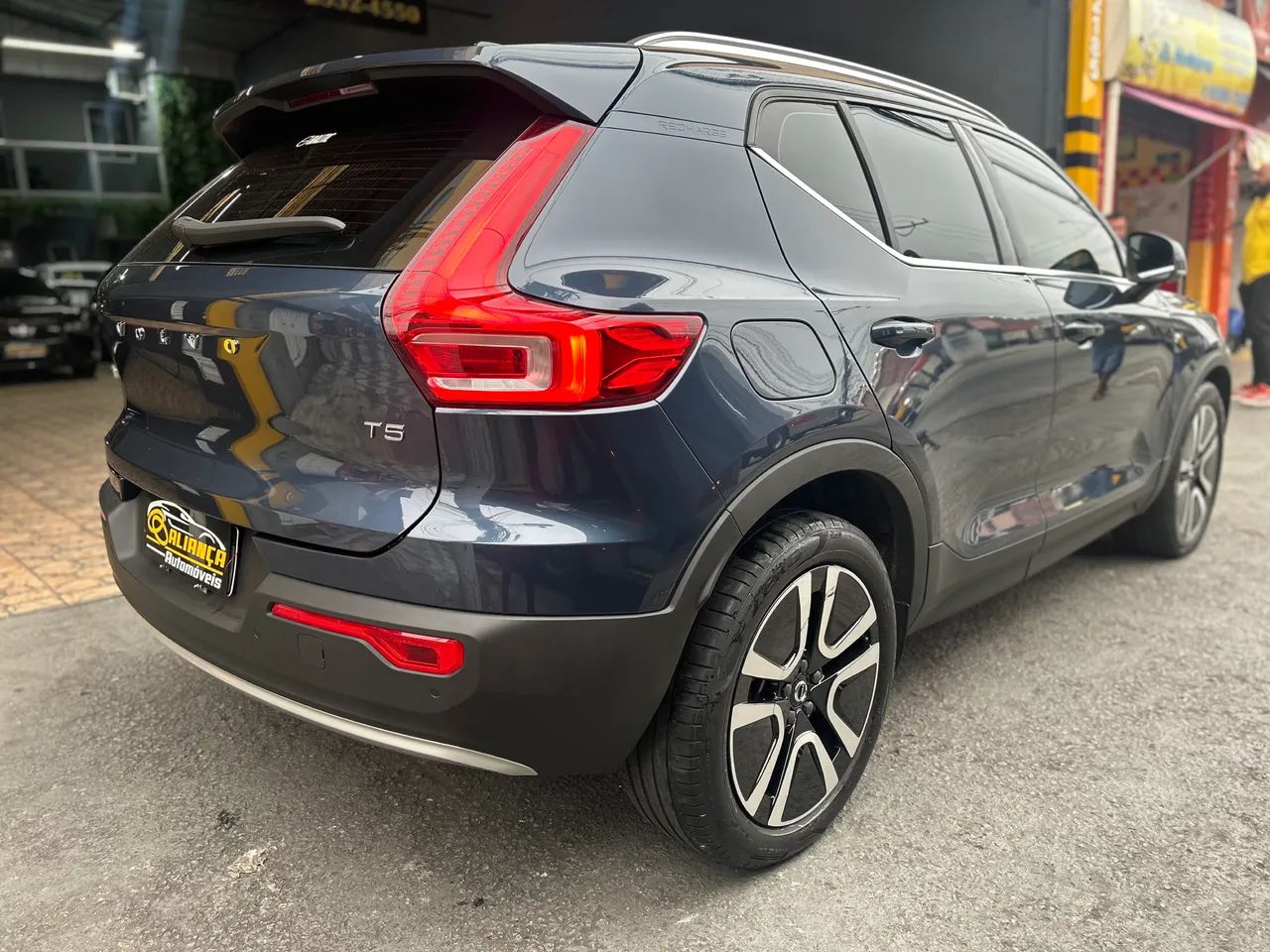 Volvo XC40 XC 40 T-5 Híbrido Momentum 1.5 262cv 2021 - Foto 4