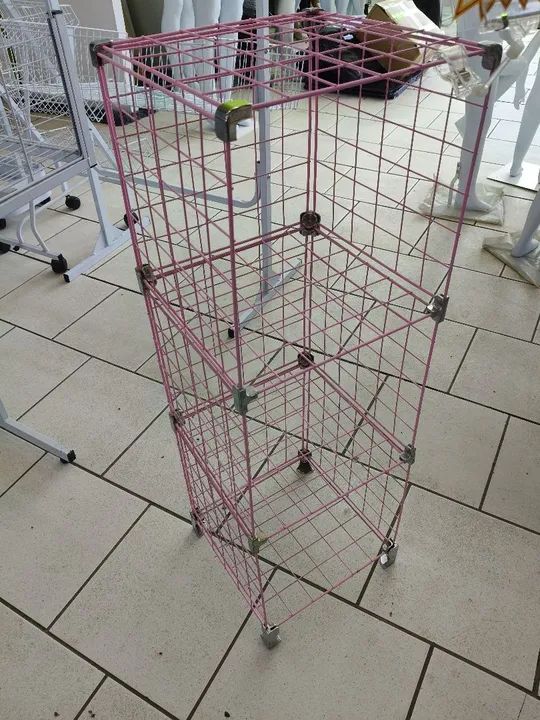 Estante aramada 3 nichos Rosa
