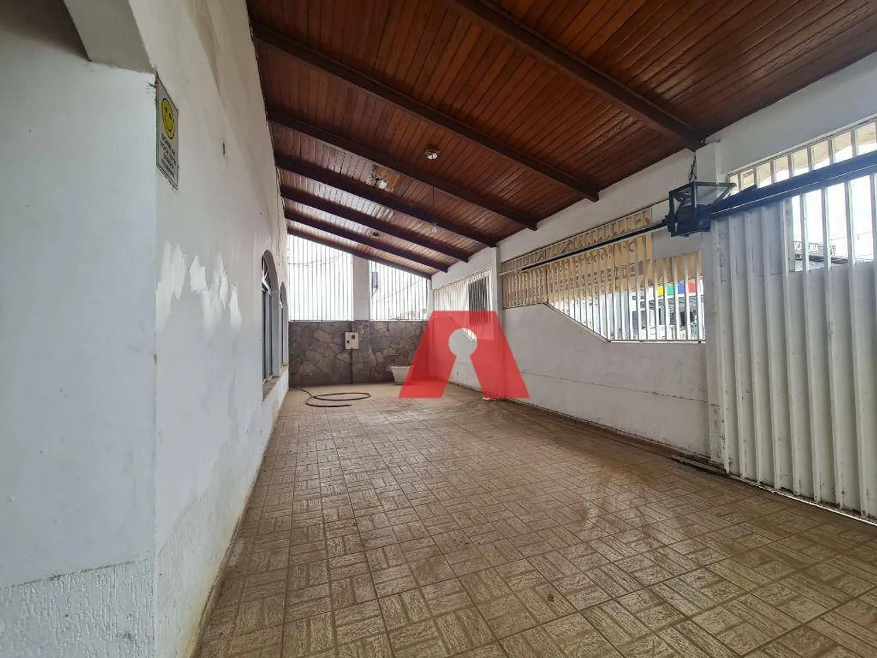 CASA NA AVENIDA CEARÁ