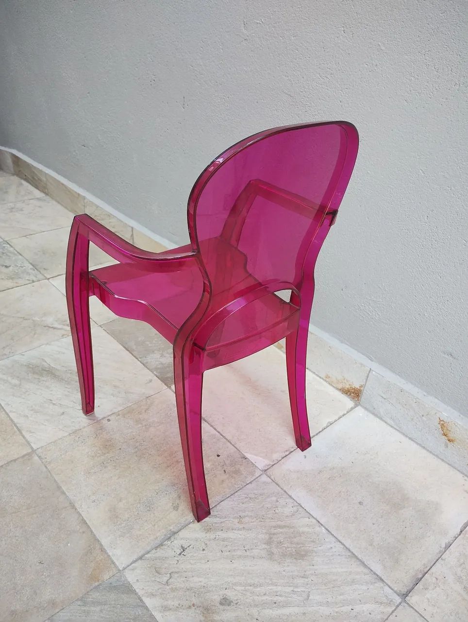 Cadeira acrílica infantil 